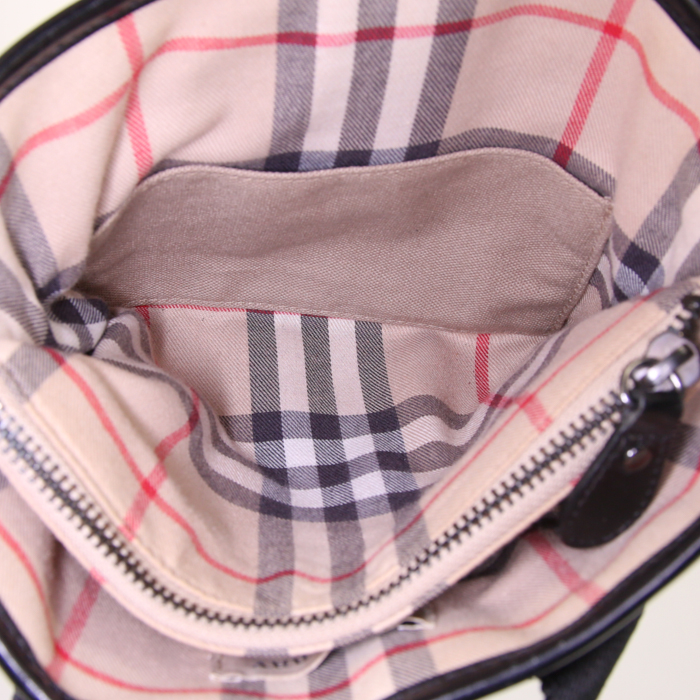 Sac à main Burberry en toile matelassée noire et cuir noir - Detail D2
