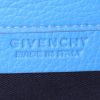 Bolsito de mano Givenchy Antigona en cuero granulado azul - Detail D3 thumbnail