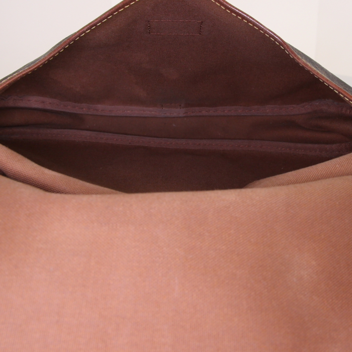 Sac bandoulière Louis Vuitton Saumur en toile monogram enduite marron et cuir naturel - Detail D2