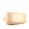 Bolso de mano Chanel Coco Cocoon en cuero acolchado dorado - Detail D4 thumbnail