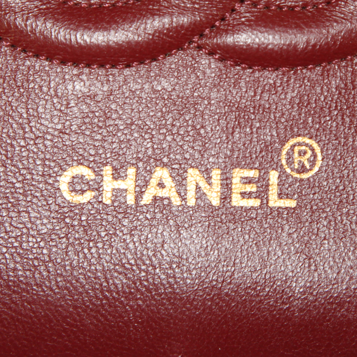 Bolso de mano Chanel  Timeless Classic en cuero acolchado negro - Detail D4