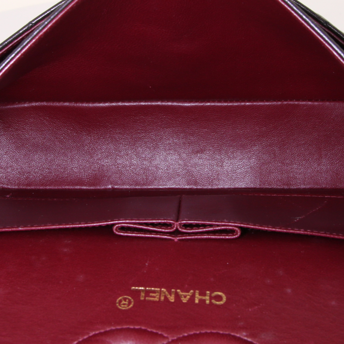 Bolso de mano Chanel  Timeless Classic en cuero acolchado negro - Detail D3