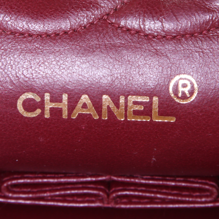 Sac à main Chanel  Timeless Classic en cuir matelassé noir - Detail D4