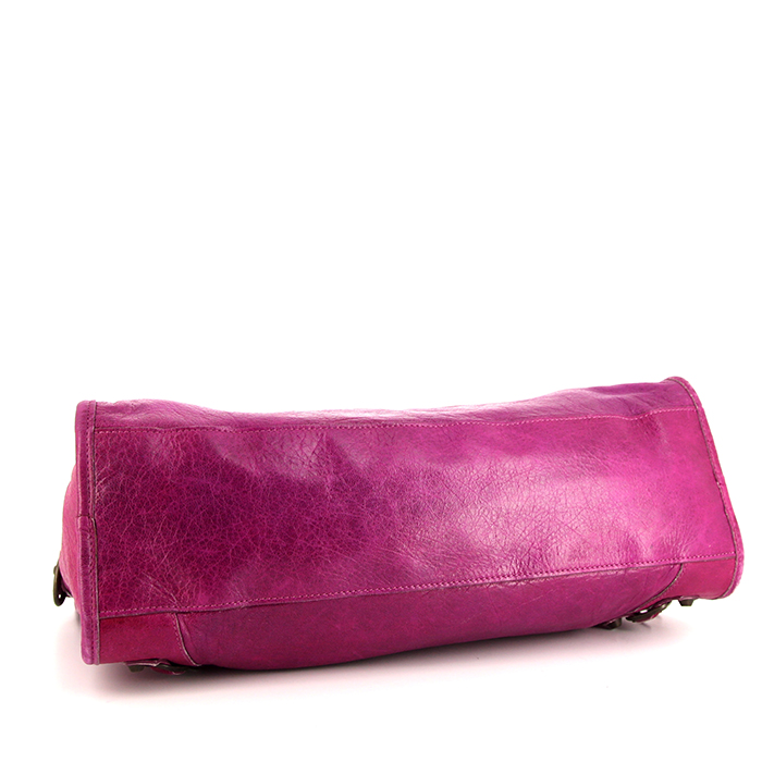 Bolso de mano Balenciaga Classic City en cuero rosa - Detail D5