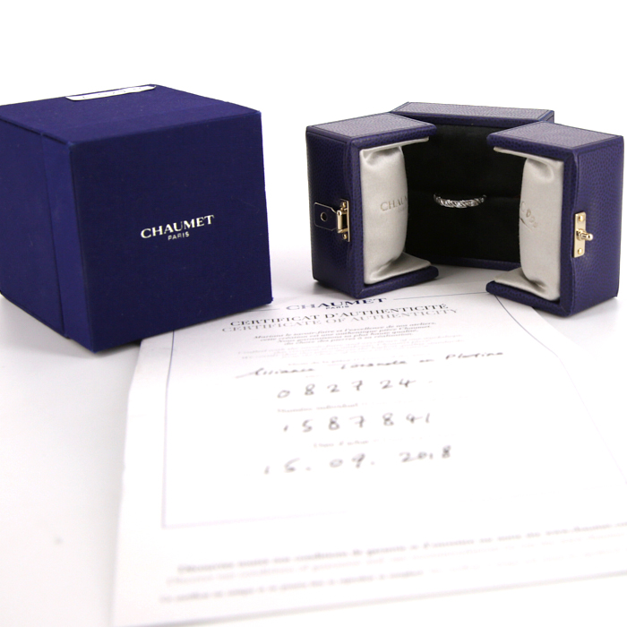 Alliance Chaumet Torsade en platine et diamants - Detail D2