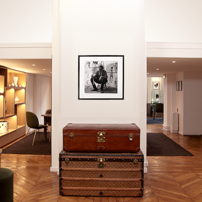 Pierre Houles, "Jean-Michel Basquiat in his studio in NYC 1982", framed photograph, signed and numbered - Detail D3