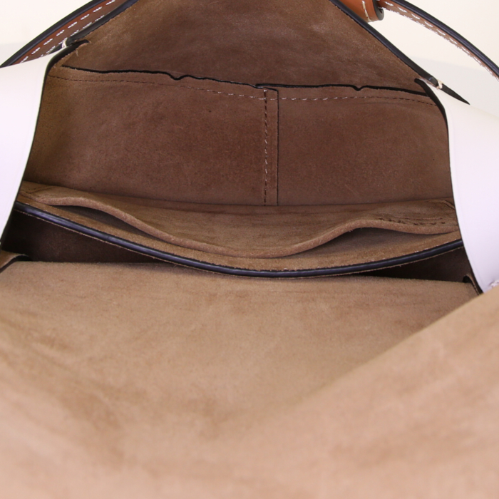 Loewe Gate shoulder bag in beige, white and brown leather - Detail D2