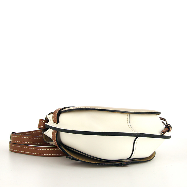 Loewe Gate shoulder bag in beige, white and brown leather - Detail D4