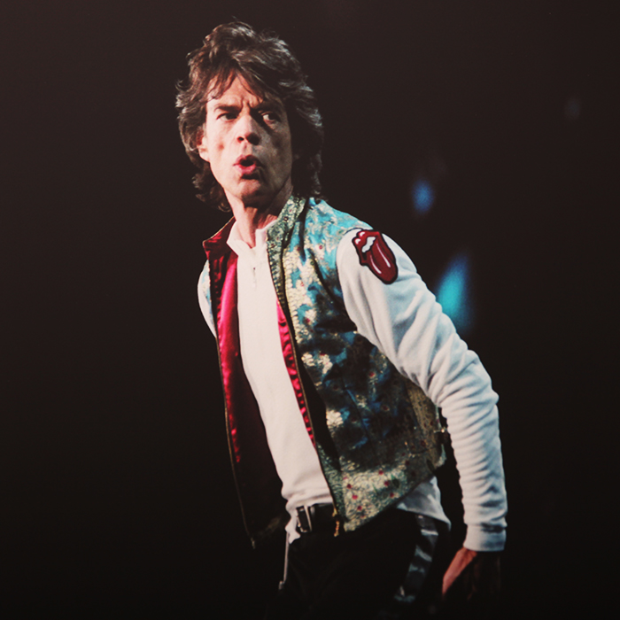 David Lefranc, "Mick Jagger on stage at the Giants Stadium in New York", framed photograph, signed and numbered - Detail D1