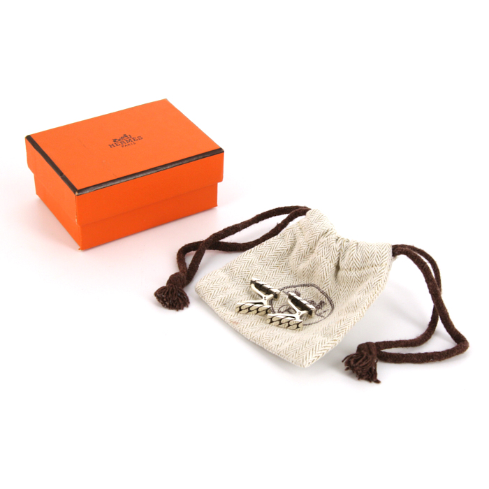 Paire de boutons de manchette époque années 80 rigide Hermès en argent - Detail D2