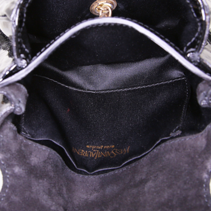 Sac bandoulière Saint Laurent en cuir verni noir - Detail D3