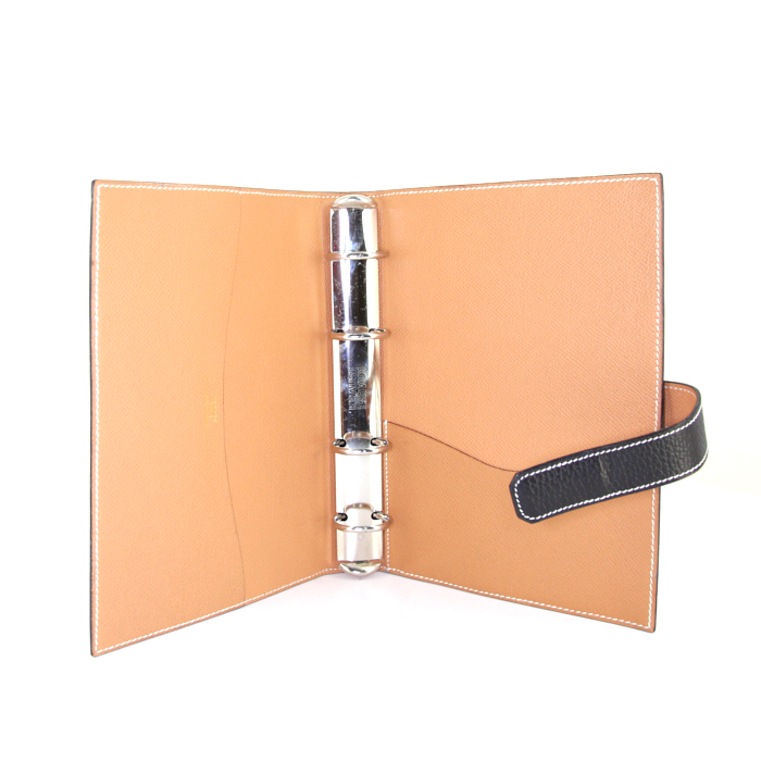 Porta agenda Hermès en cuero granulado negro - Detail D3