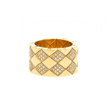 Bague Chanel Matelassé grand modèle en or jaune et diamants