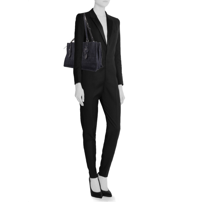 Prada Etiquette handbag in blue denim canvas - Detail D1