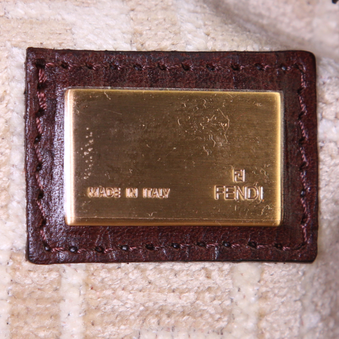 Bolso de mano Fendi Big Mama en lona Monogram beige y cuero marrón - Detail D3