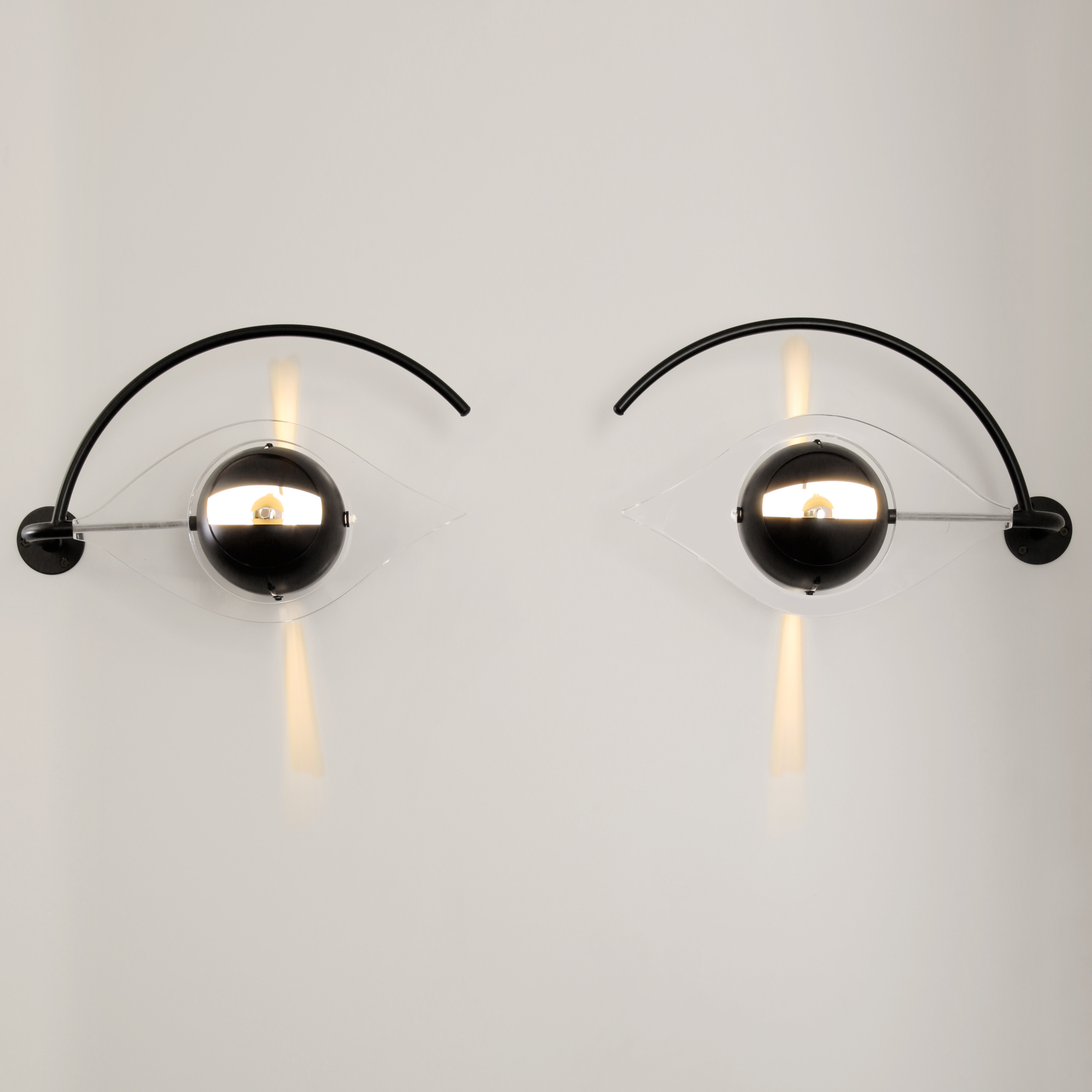 Yonel Lebovici, Unique paire d'appliques murales "Les Yeux sans Visage", signée, de 1981 - Detail D1