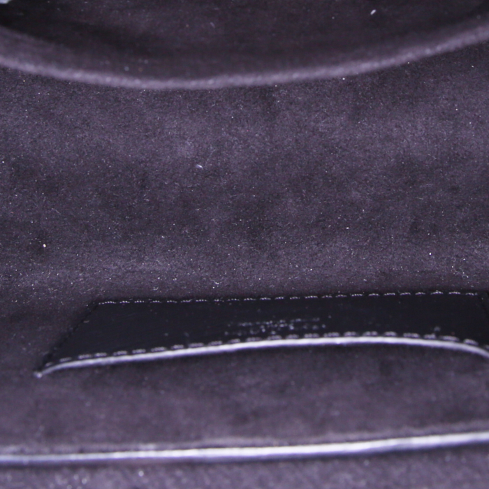 Louis Vuitton Twist shoulder bag in black epi leather - Detail D3