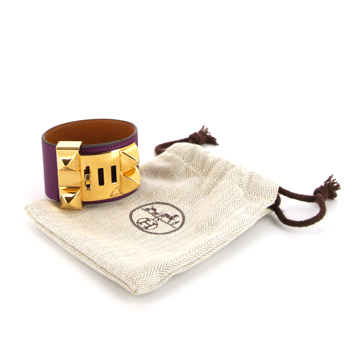 Brazalete Hermes Médor en metal dorado y cuero violeta Anemone