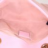 Borsa a tracolla Gucci GG Marmont mini in pelle trapuntata rosa con decori geometrici - Detail D3 thumbnail