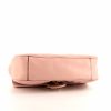 Borsa a tracolla Gucci GG Marmont mini in pelle trapuntata rosa con decori geometrici - Detail D5 thumbnail