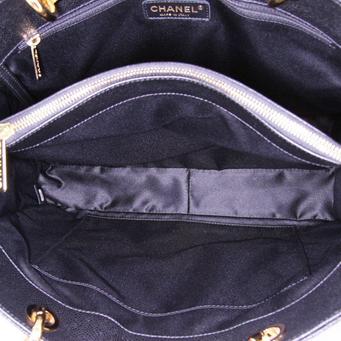 Sac porté épaule ou main Chanel Shopping GST grand modèle en cuir grainé matelassé noir - Detail D2