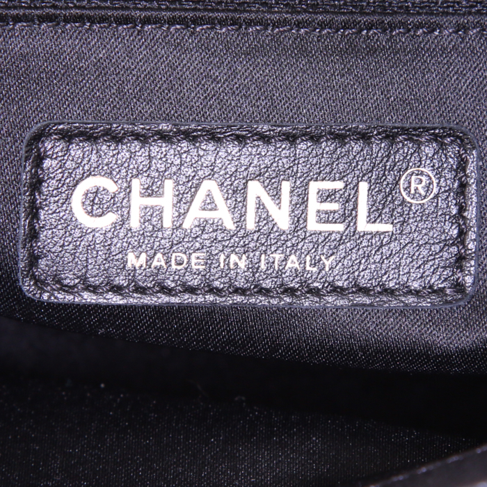Sac porté épaule ou main Chanel Shopping GST grand modèle en cuir grainé matelassé noir - Detail D3