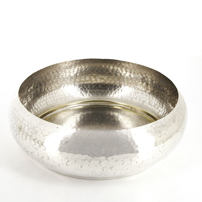 Christian Dior, grande coupe en métal plaqué argent martelé, signée - Detail D1