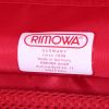 Valise rigide Rimowa Check-In Edition Limitée en aluminium bicolore rouge et blanc et plastique rouge - Detail D4 thumbnail