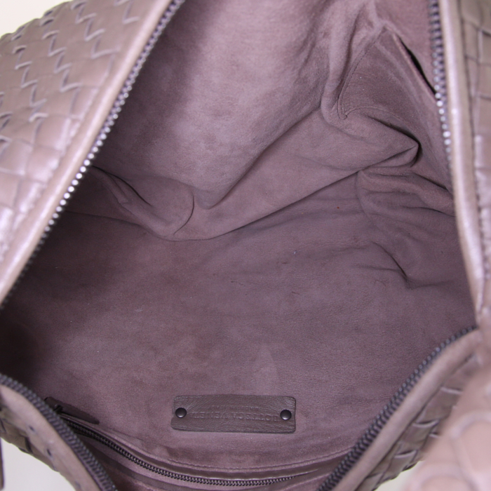 Bottega Veneta Veneta handbag in taupe intrecciato leather - Detail D2