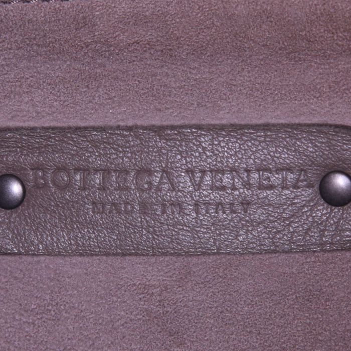 Bottega Veneta Veneta handbag in taupe intrecciato leather - Detail D3