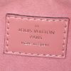 Bolso de mano Louis Vuitton Soufflot BB en lona Monogram marrón y cuero rosa - Detail D4 thumbnail