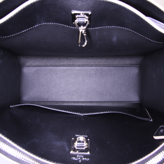 Louis Vuitton City Steamer medium model handbag in black leather - Detail D2