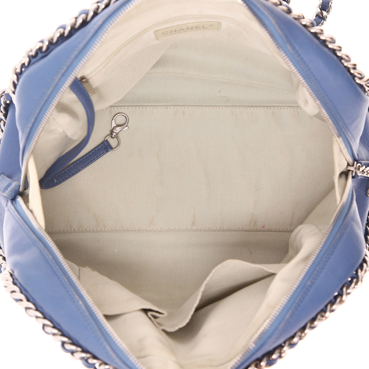 Bolso de mano Chanel Mademoiselle en cuero acolchado azul - Detail D3