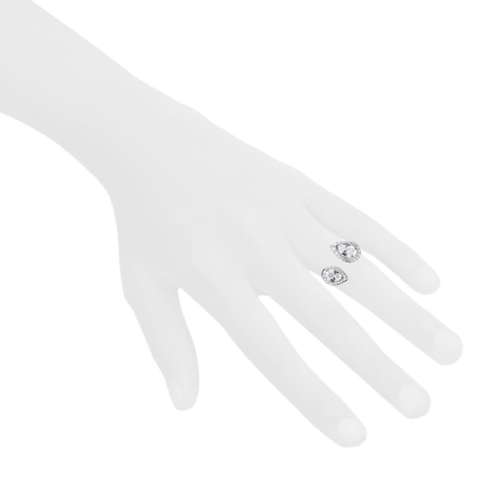 Chaumet Rondes de Nuit Toi
Moi ring in white gold and diamond - Detail D1