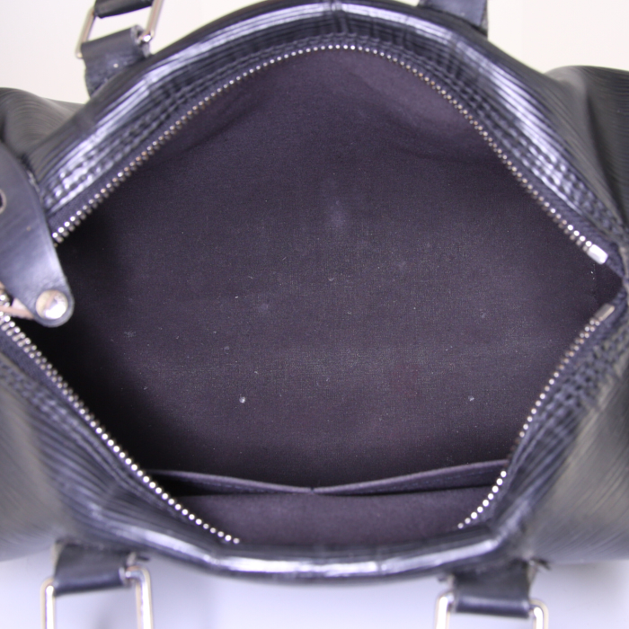 Sac à main Louis Vuitton Speedy 30 en cuir épi noir - Detail D2