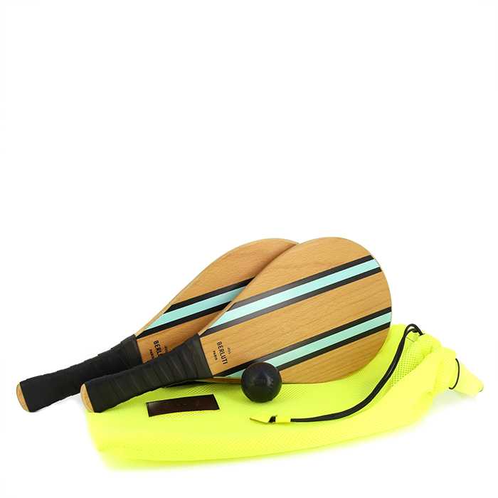 Berluti, a set of beach rackets, summer 2019 capsule collection, in wood and leather Venezia with its original cover and leather ball - Detail D1