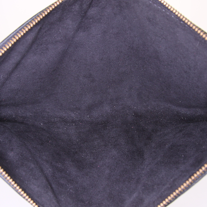 Pochette Louis Vuitton Pochette accessoires en cuir épi noir - Detail D2