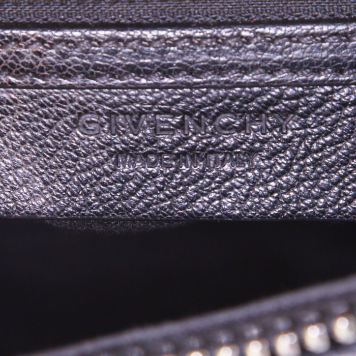 Bolso de mano Givenchy Antigona modelo pequeño en cuero granulado negro - Detail D4