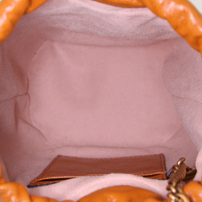 Sac bandoulière Gucci GG Marmont en cuir matelassé orange - Detail D2