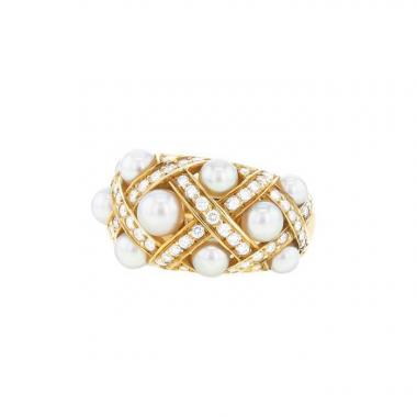 Sortija abombada Chanel Baroque modelo mediano en oro amarillo,  perlas y diamantes Sortija abombada Chanel Baroque modelo mediano en oro amarillo,  perlas y diamantes