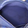 Sac à main Louis Vuitton Speedy 30 en cuir épi bleu - Detail D2 thumbnail