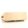 Bolso bandolera Chanel Timeless jumbo en cuero acolchado beige - Detail D5 thumbnail