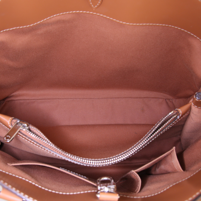 Louis Vuitton Passy handbag in brown epi leather - Detail D2
