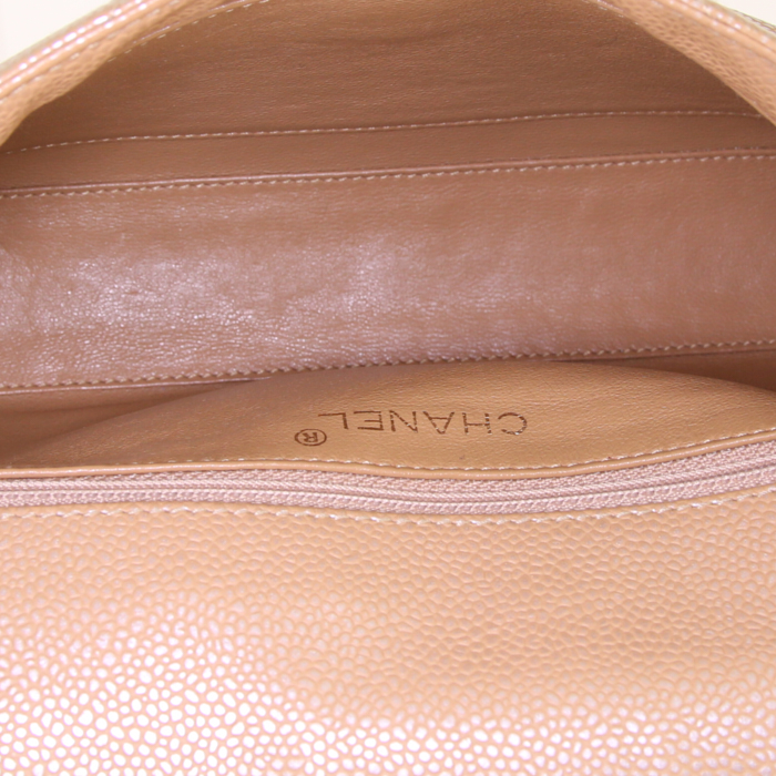 Chanel Timeless handbag in gold quilted grained leather - Detail D2