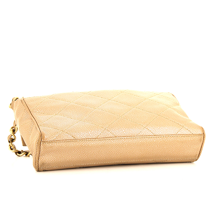 Chanel Timeless handbag in gold quilted grained leather - Detail D4