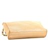 Bolso de mano Chanel Timeless en cuero granulado acolchado dorado - Detail D4 thumbnail