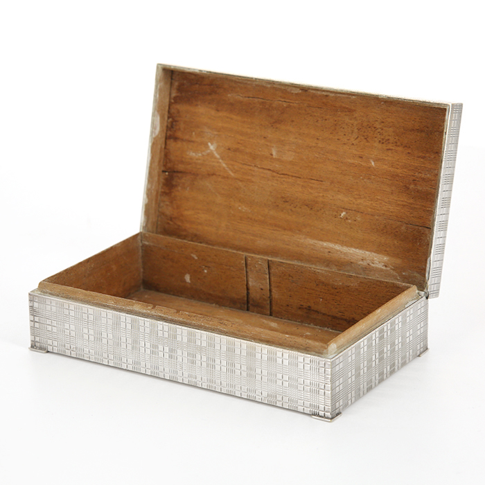 Christian Dior, boîte en métal argenté et guilloché, signée - Detail D1