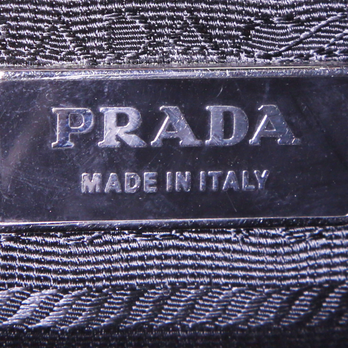 Sac à main Prada en cuir gris - Detail D3