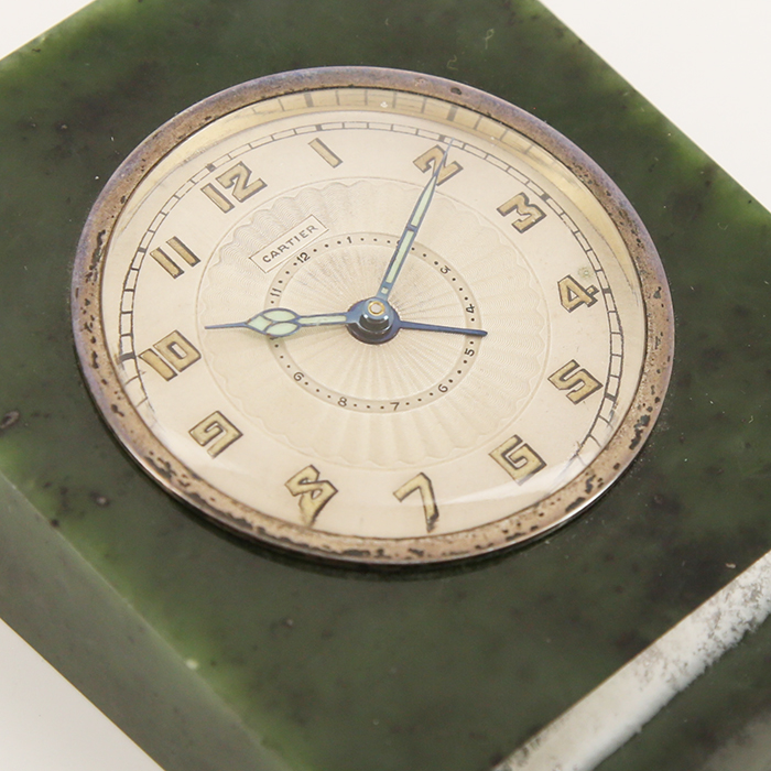 Cartier, Table clock n°142, in green quartz and metal, from the 1930's - Detail D1