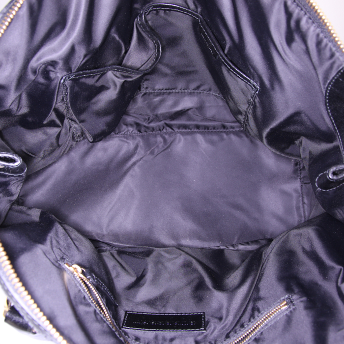 Bolso de mano Burberry en lona Haymarket negra y blanca y cuero negro - Detail D2